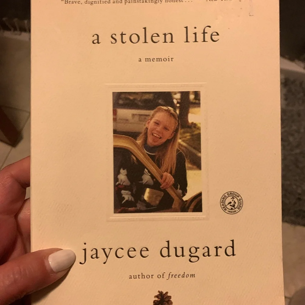 🌸A Stolen Life Memoir by Jaycee Dugard